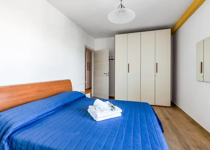 Guesthost - Home! Sally Sea House * Lerici