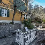 Guesthost - Home! Sally Sea House Lerici