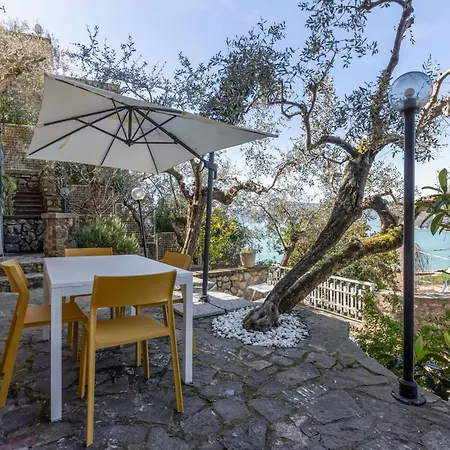 Home! Sally Sea House Lerici