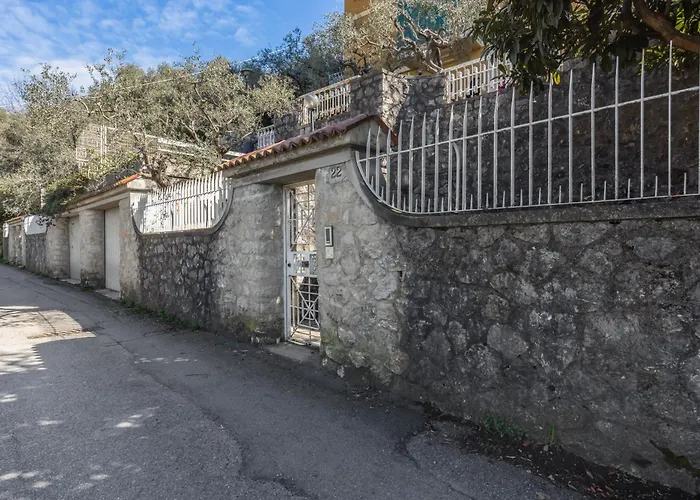 Guesthost - Home! Sally Sea House *